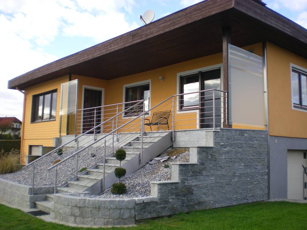 Hauer Albert GmbH & Co KG - Kunstschmiede-Schlosserei-Edelstahl