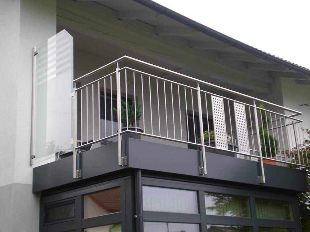 Hauer Albert GmbH & Co KG - Kunstschmiede-Schlosserei-Edelstahl